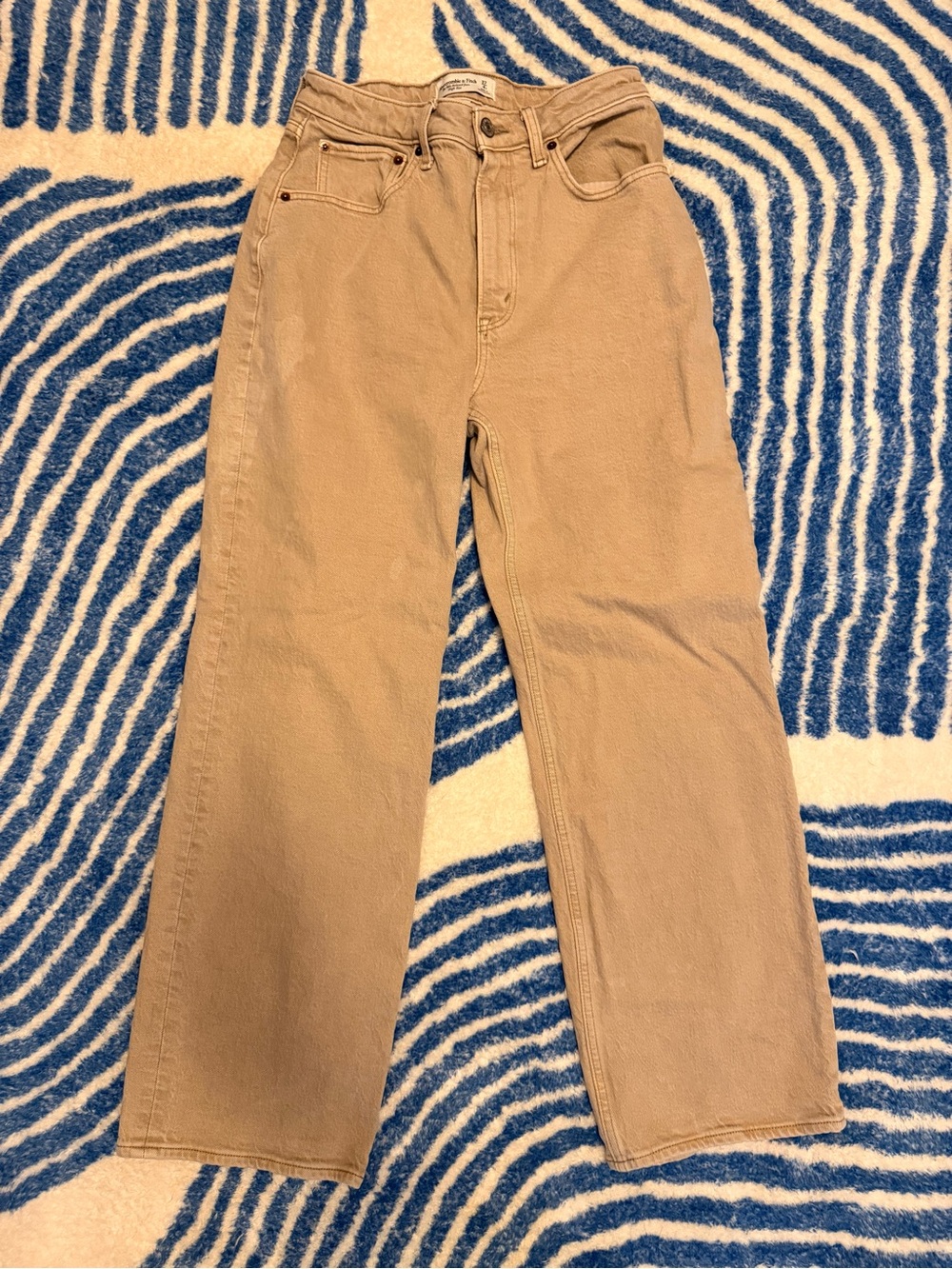 Abercrombie & Fitch women’s size 27 (4) Khaki-washed Straight-Leg jeans